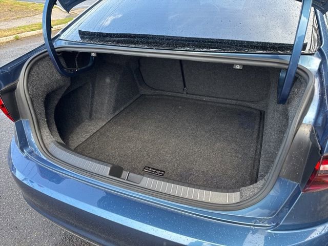 Certified 2021 Volkswagen Jetta R-Line FWD image 22