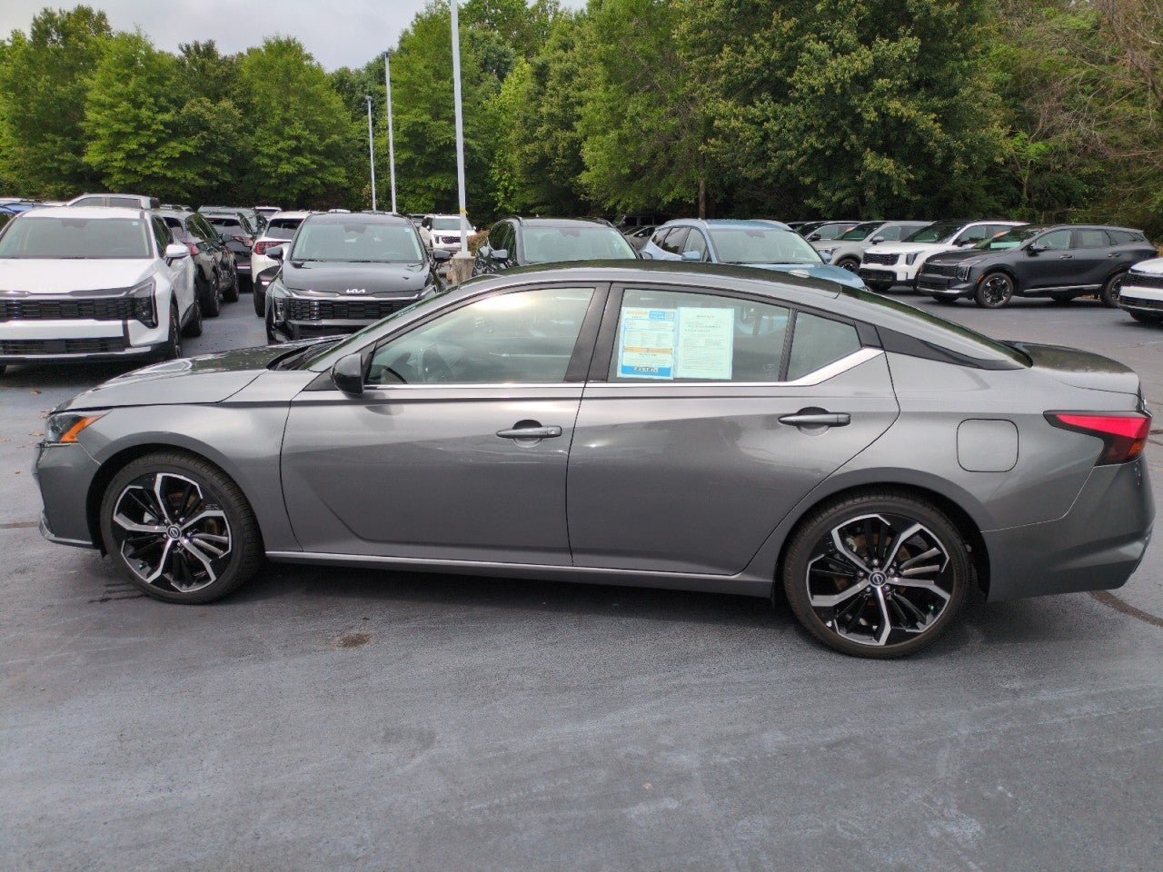 Used 2025 Nissan Altima 2.5 SR FWD image 4