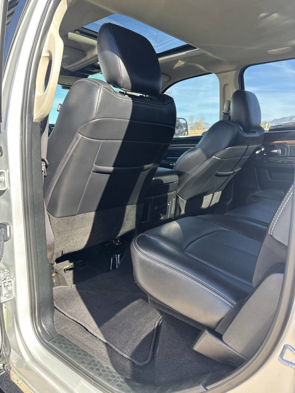 Used 2018 RAM 1500 Laramie w/ Convenience Group image 23