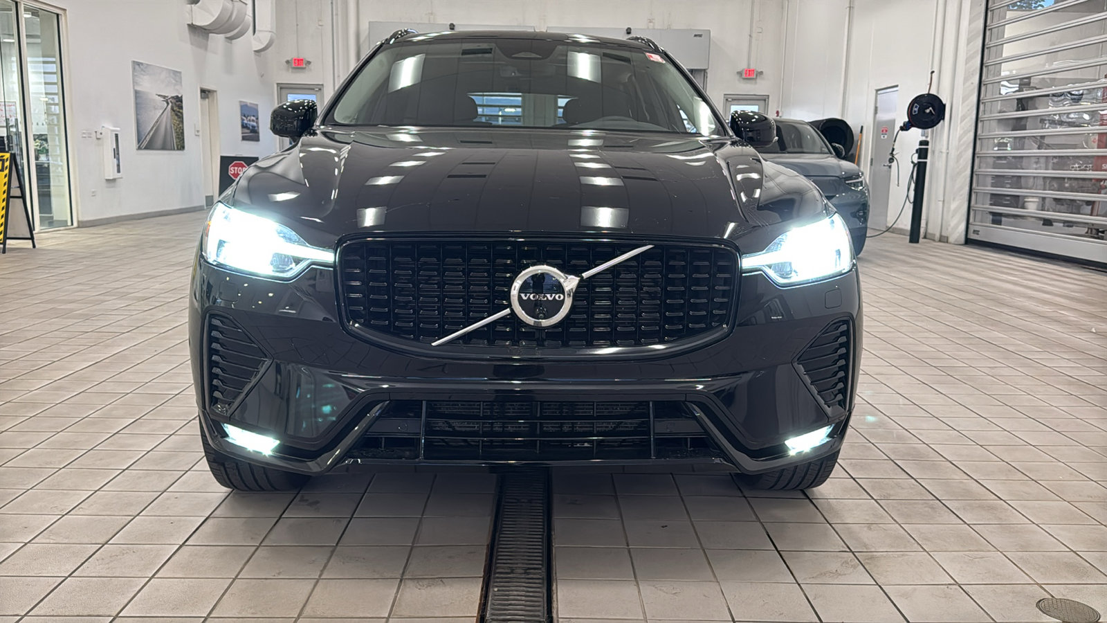 Used 2024 Volvo XC60 B5 Plus w/ Climate Package AWD/4WD image 10