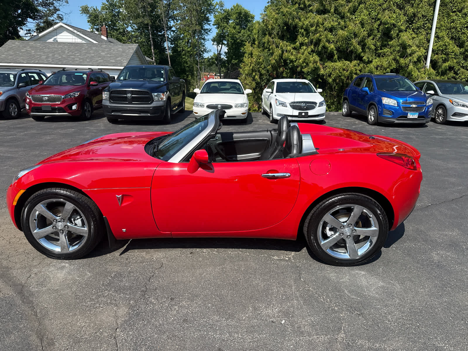 Used 2007 Pontiac Solstice Convertible w/ Premium Package RWD image 9
