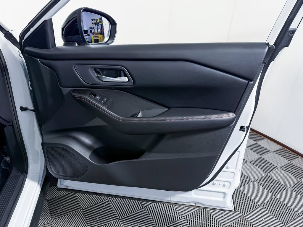 Certified 2026 Nissan Rogue SV AWD/4WD image 50