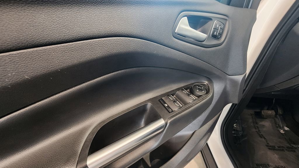 Used 2017 Ford Escape Titanium FWD image 16