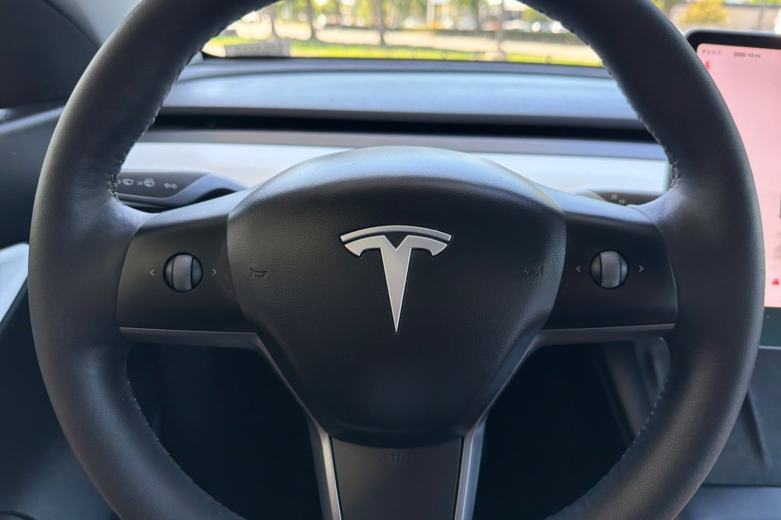 Used 2022 Tesla Model Y Long Range AWD/4WD image 28