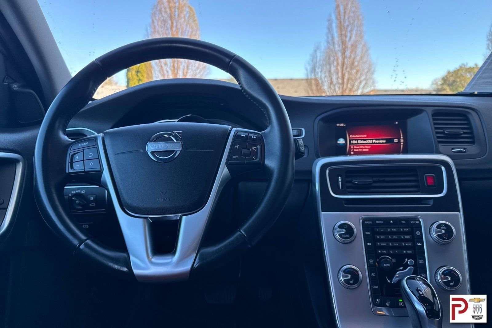 Used 2018 Volvo V60 T5 Cross Country image 16