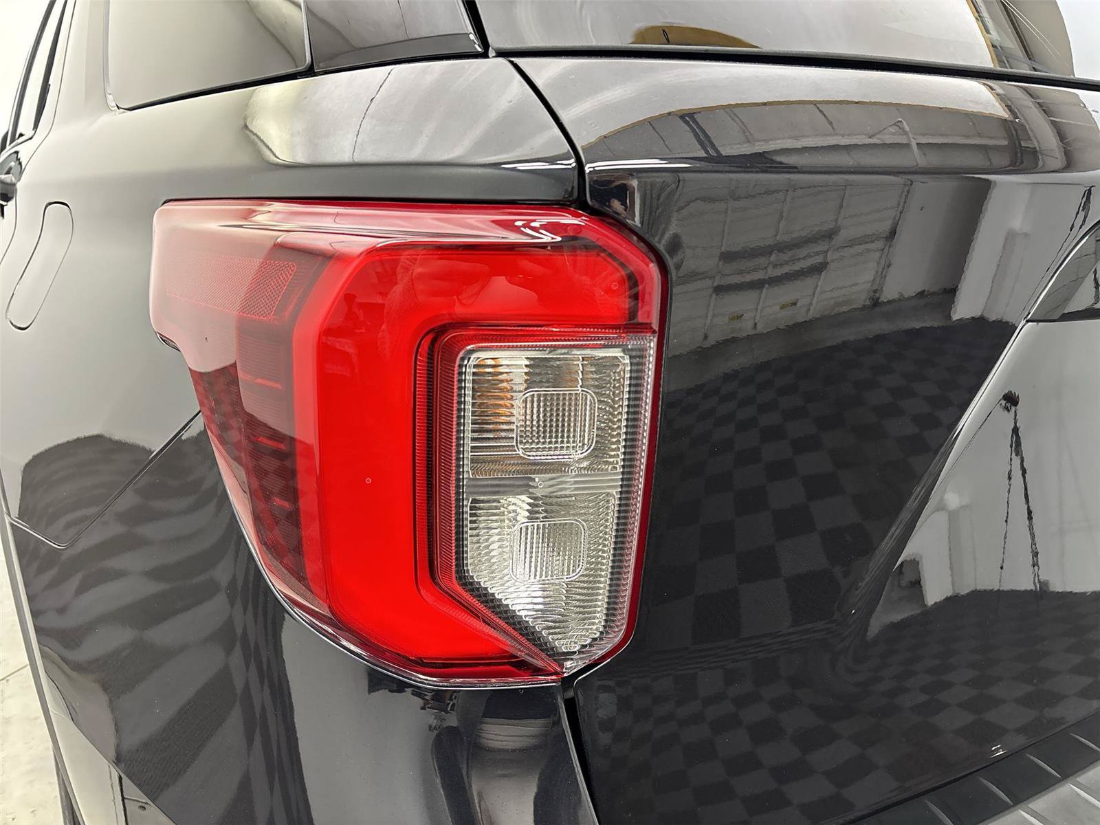 Used 2023 Ford Explorer ST-Line w/ Class IV Trailer Tow Package AWD/4WD image 19