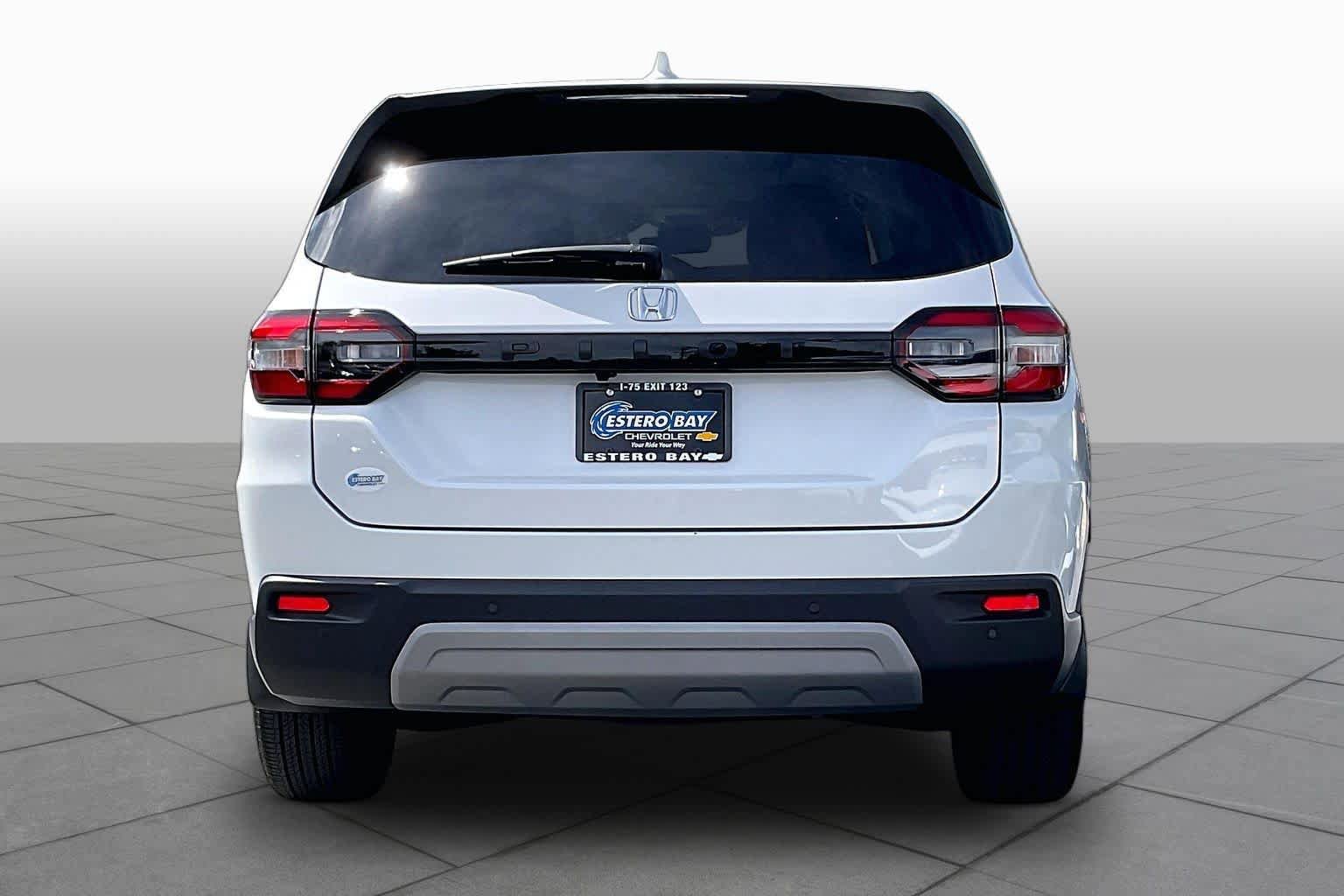 Used 2025 Honda Pilot EX-L image 5