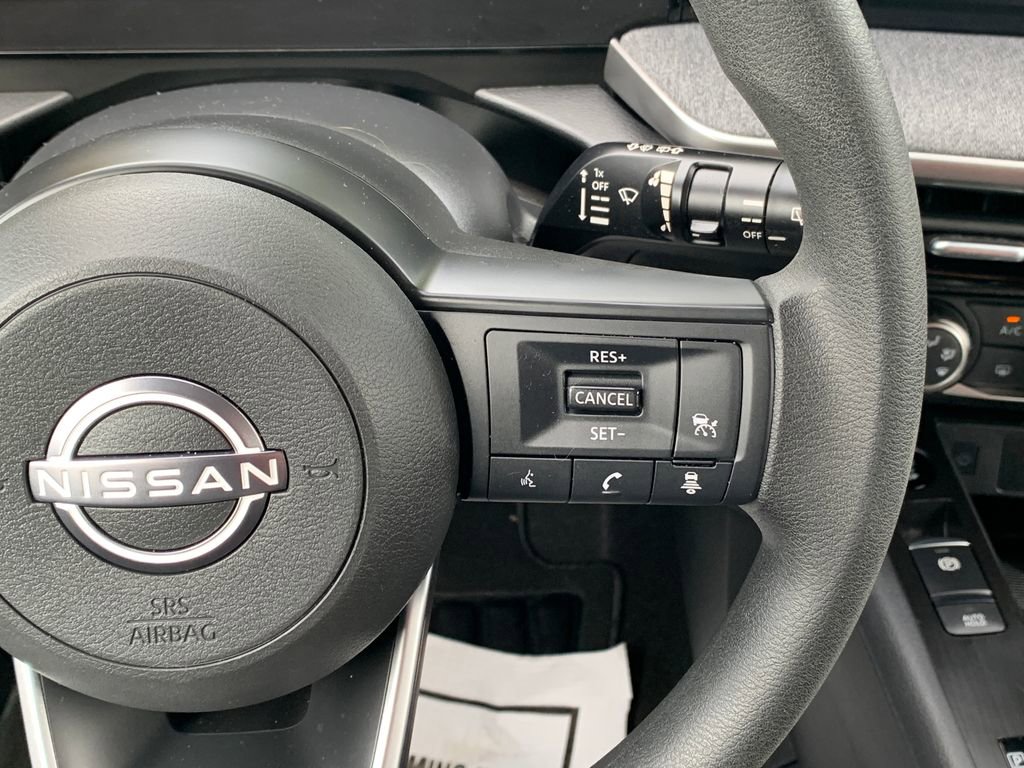 Used 2025 Nissan Kicks SV FWD image 12