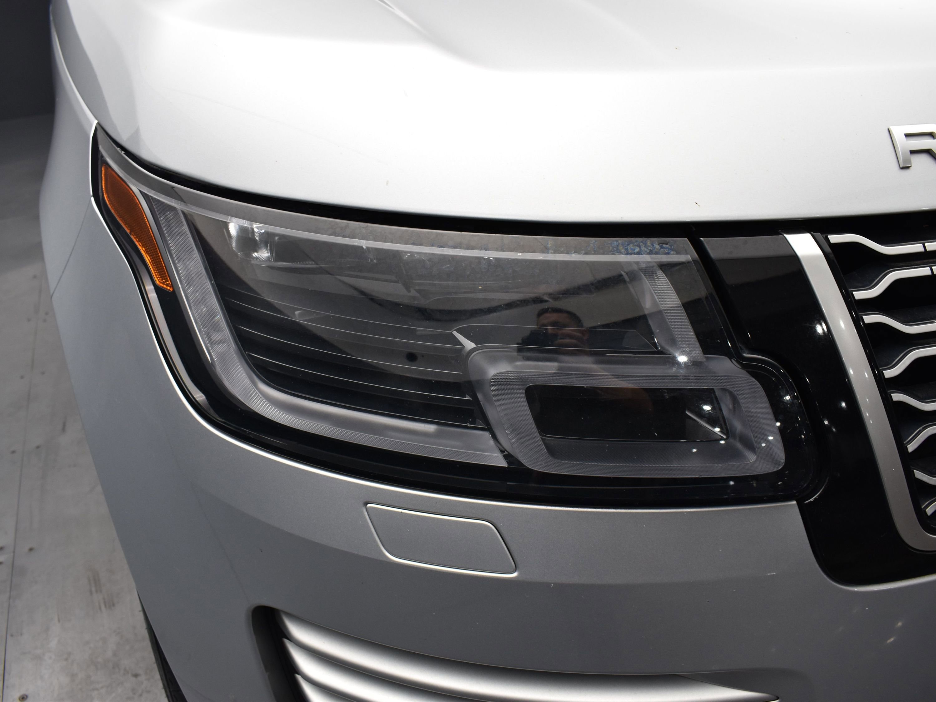 Used 2020 Land Rover Range Rover HSE image 6