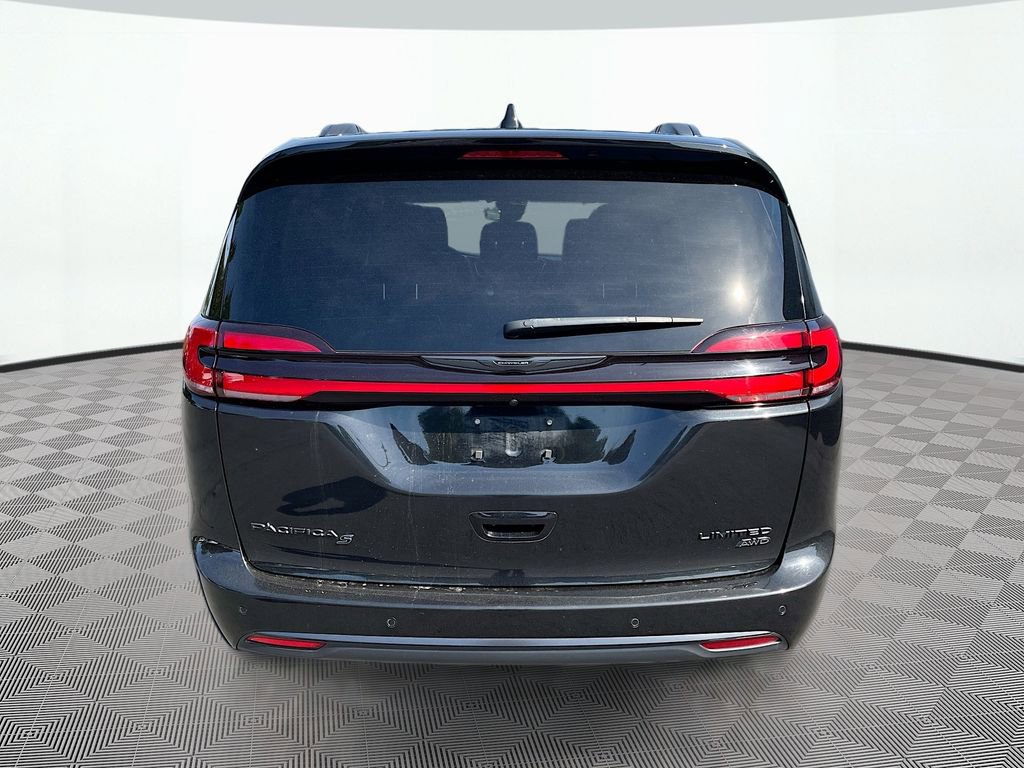 Used 2023 Chrysler Pacifica Limited w/ S Appearance Package AWD/4WD image 7