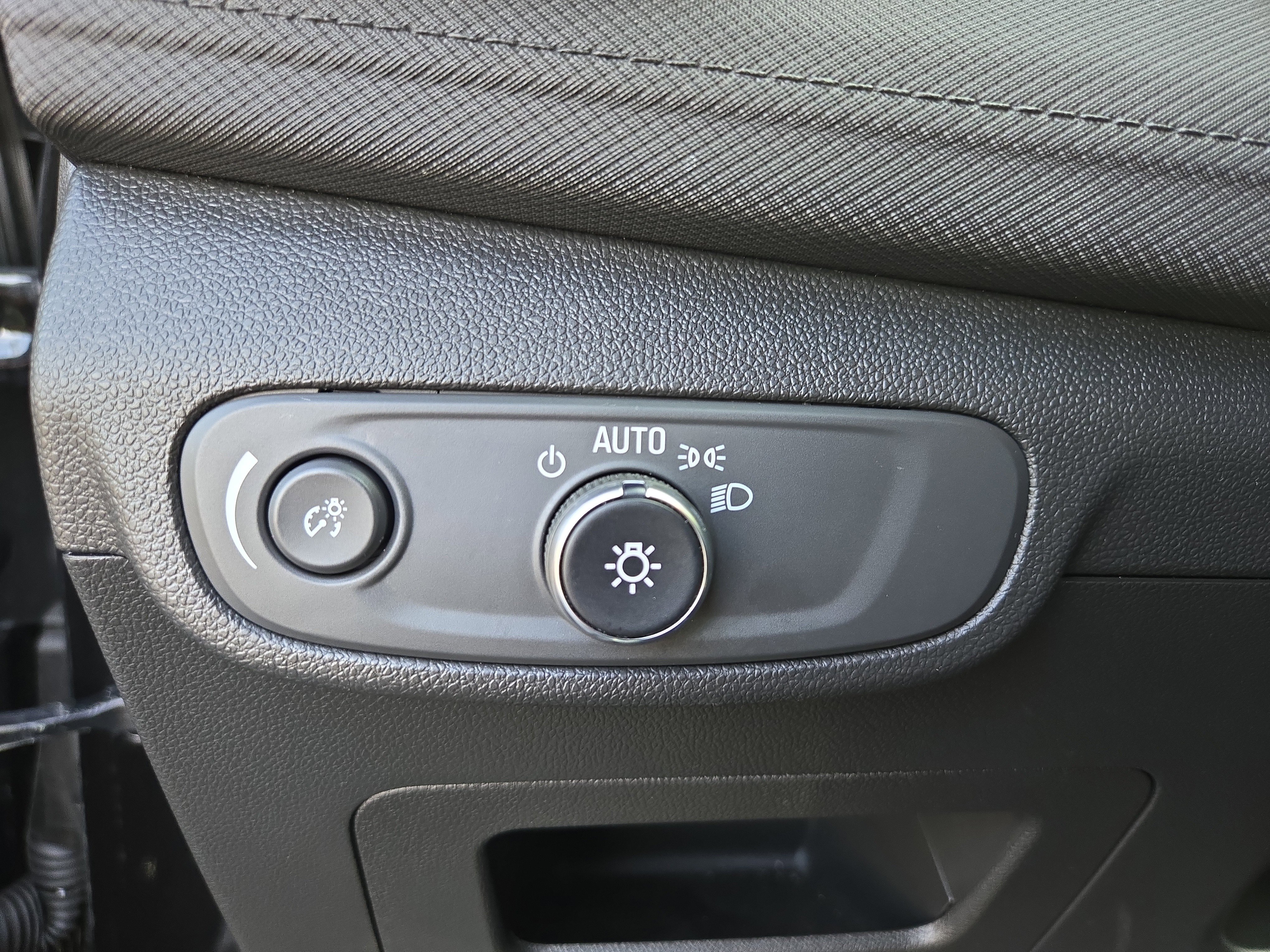 Used 2025 Chevrolet TrailBlazer LT image 14