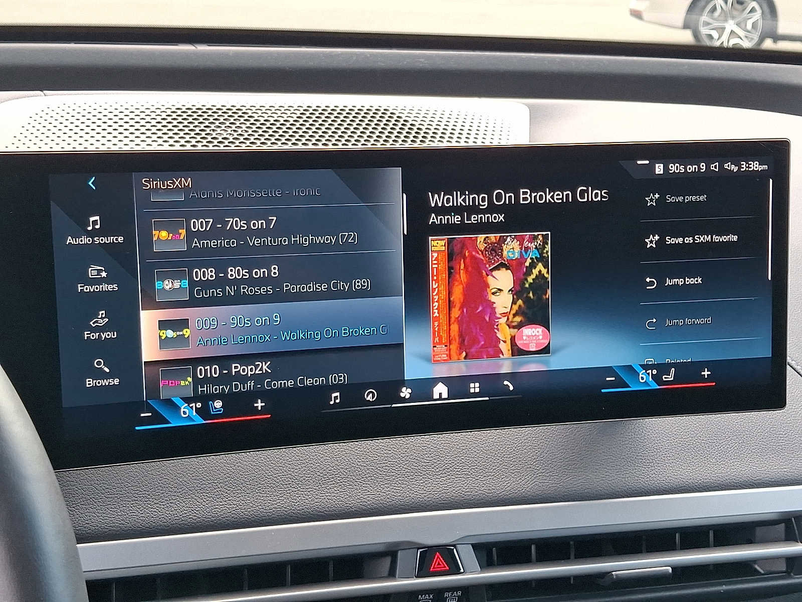 Used 2025 BMW iX xDrive50 w/ Premium Package image 18