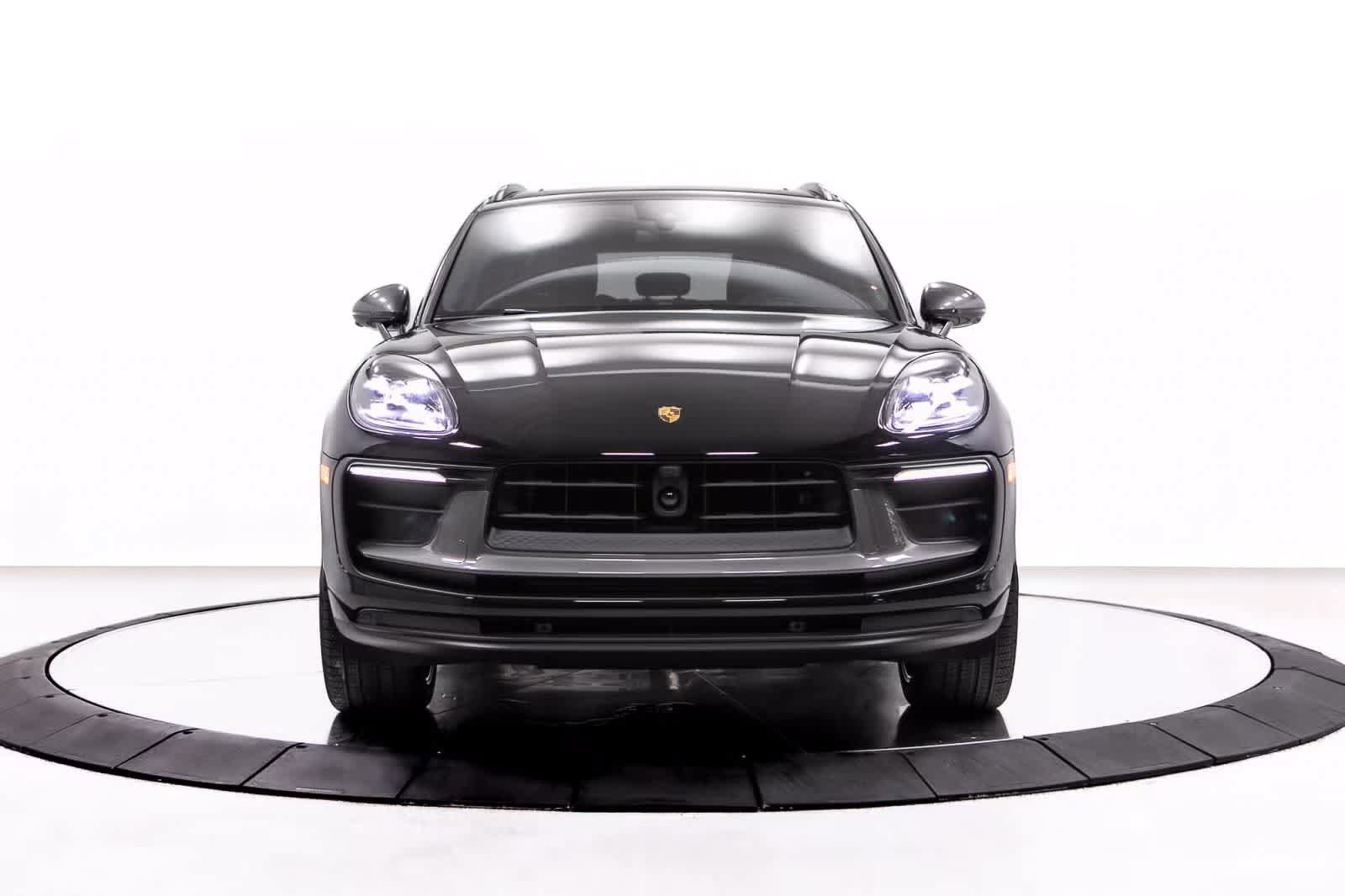 Certified 2026 Porsche Macan Turbo AWD/4WD image 10