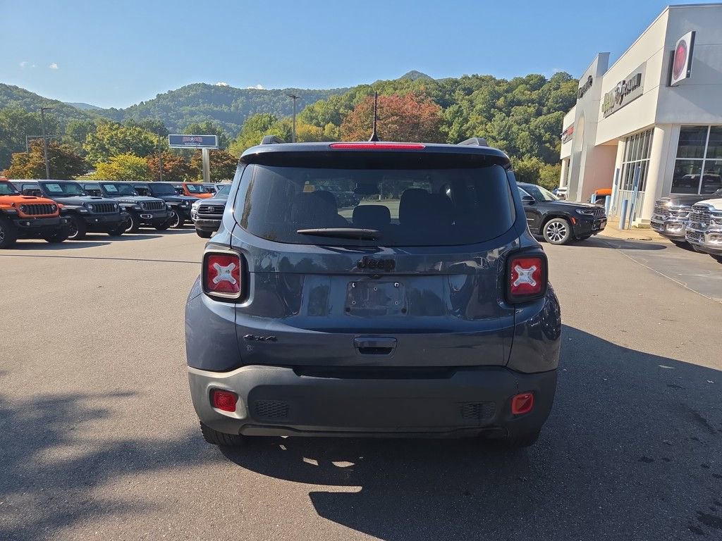 Used 2023 Jeep Renegade Altitude image 4