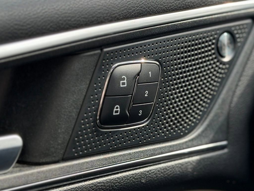 Certified 2022 Ford Edge Titanium w/ Equipment Group 301A image 19