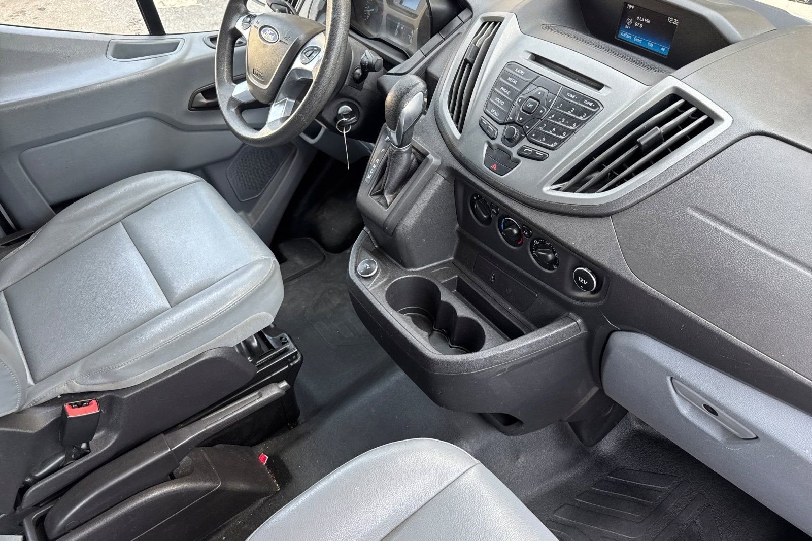 Used 2018 Ford Transit 350 XL image 17