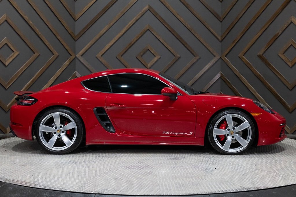 Used 2019 Porsche 718 Cayman S image 14