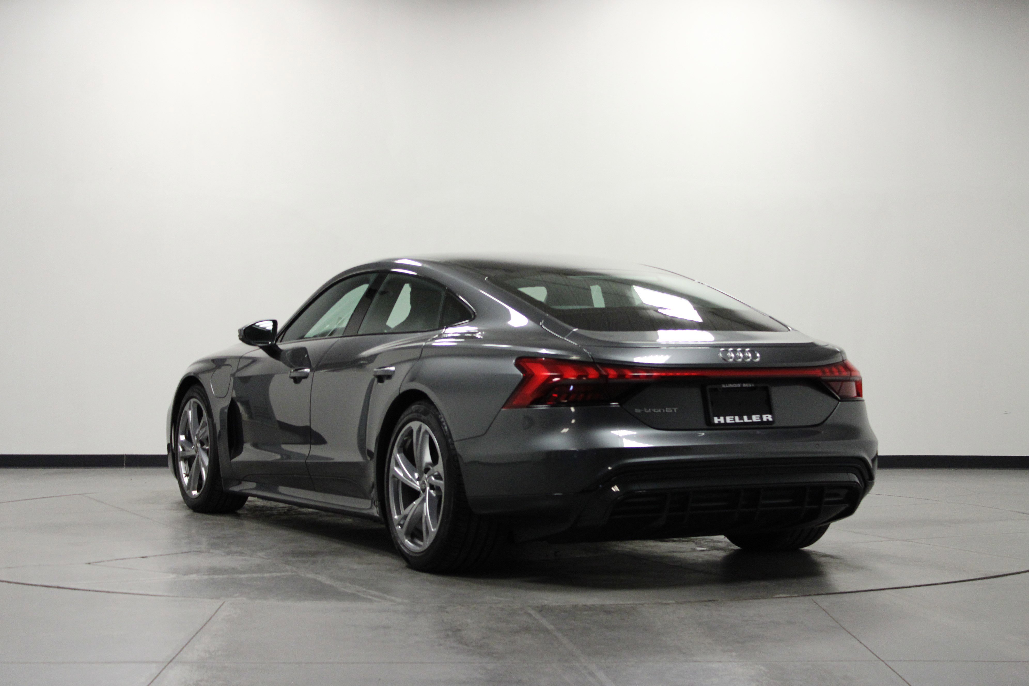 Used 2023 Audi e-tron GT Premium Plus image 6