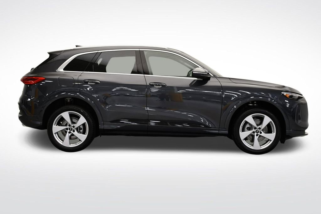 Used 2025 Audi Q5 Premium Plus w/ Premium Plus AWD/4WD image 6