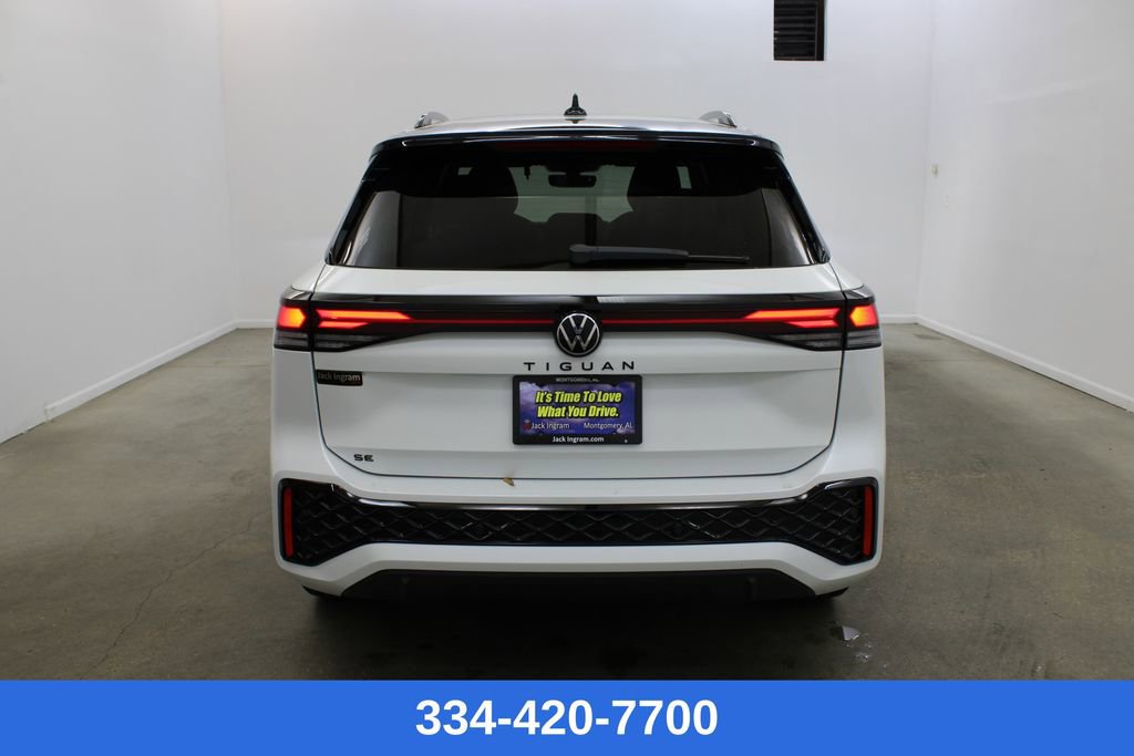 New 2026 Volkswagen Tiguan SE R-Line image 3