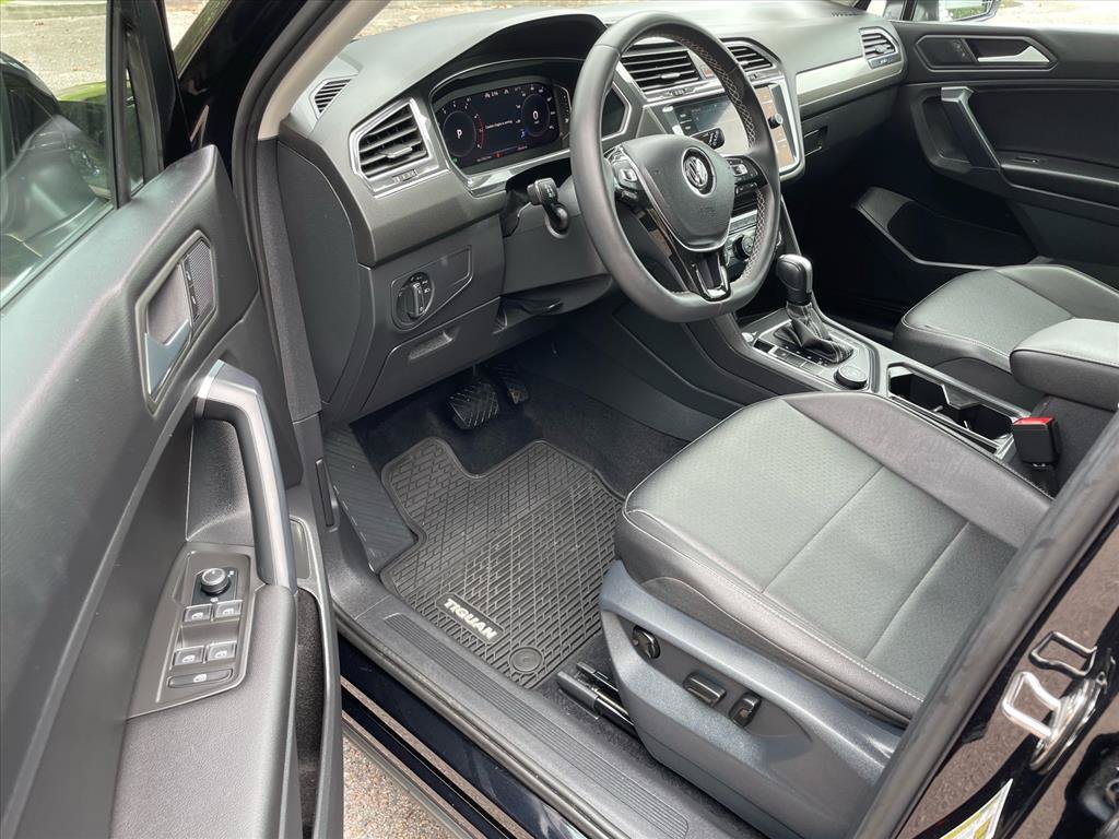 Used 2021 Volkswagen Tiguan SEL w/ 2-Row Tiguan MDO Package AWD/4WD image 3