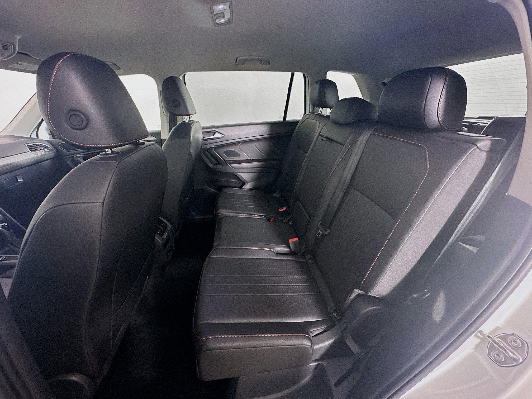 Used 2024 Volkswagen Tiguan Wolfsburg Edition image 27