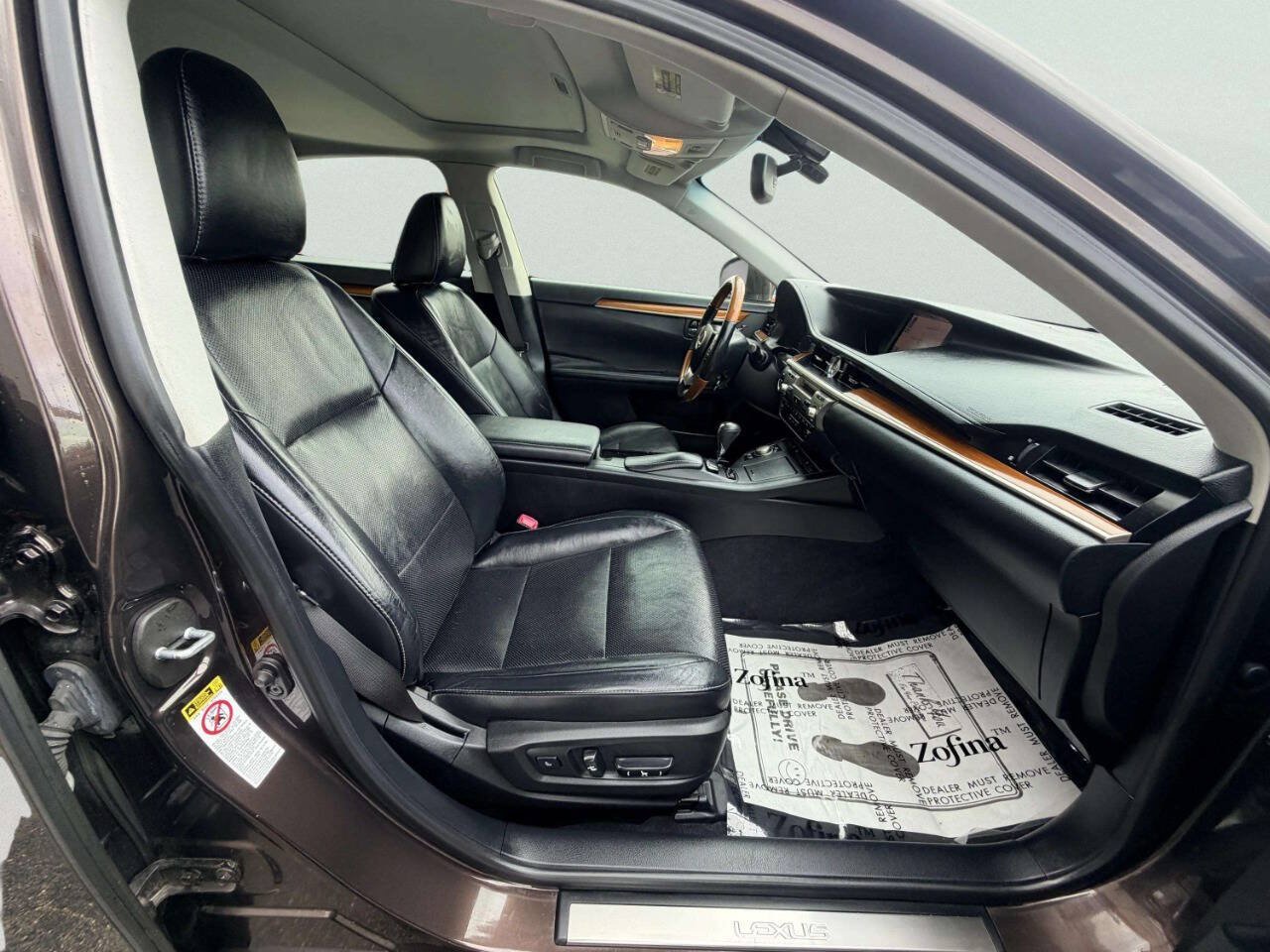 Used 2013 Lexus ES 300h w/ Luxury Pkg FWD image 29
