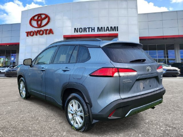Used 2024 Toyota Corolla Cross LE AWD/4WD image 3