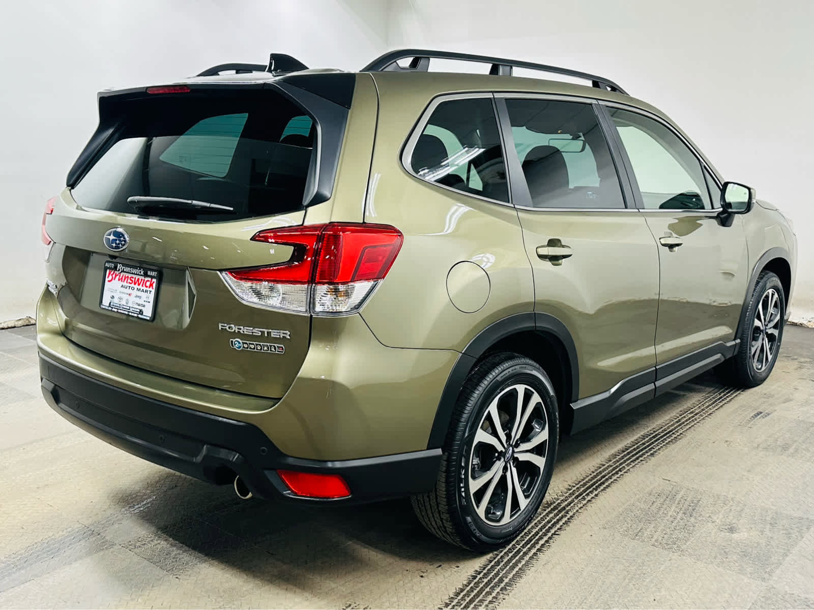 Certified 2024 Subaru Forester Limited image 6
