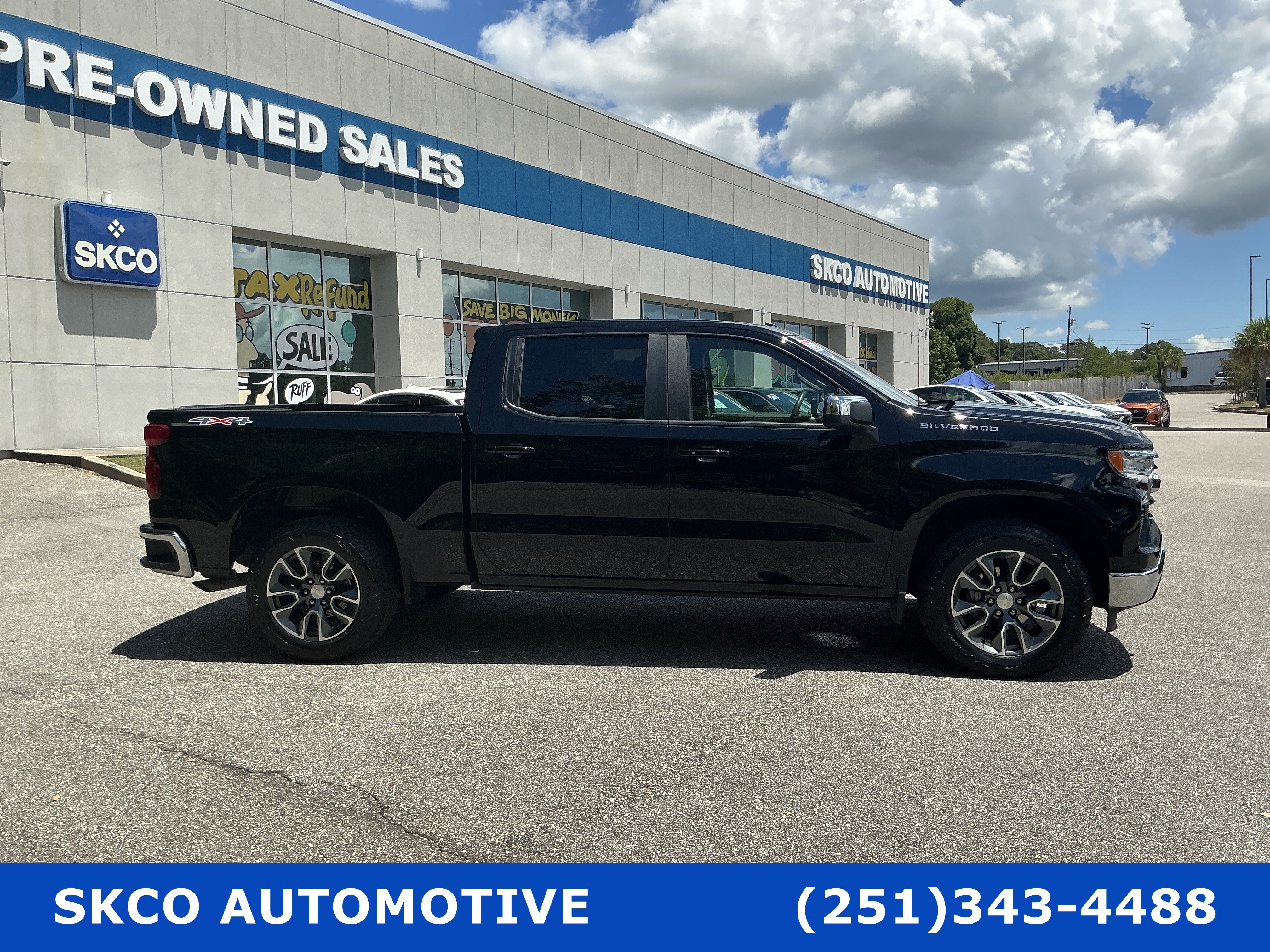 Used 2023 Chevrolet Silverado 1500 LT AWD/4WD image 6