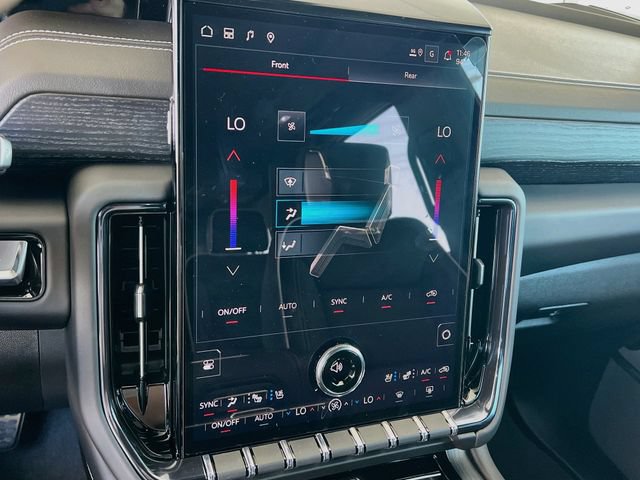 New 2026 GMC Yukon AT4 Ultimate AWD/4WD image 11