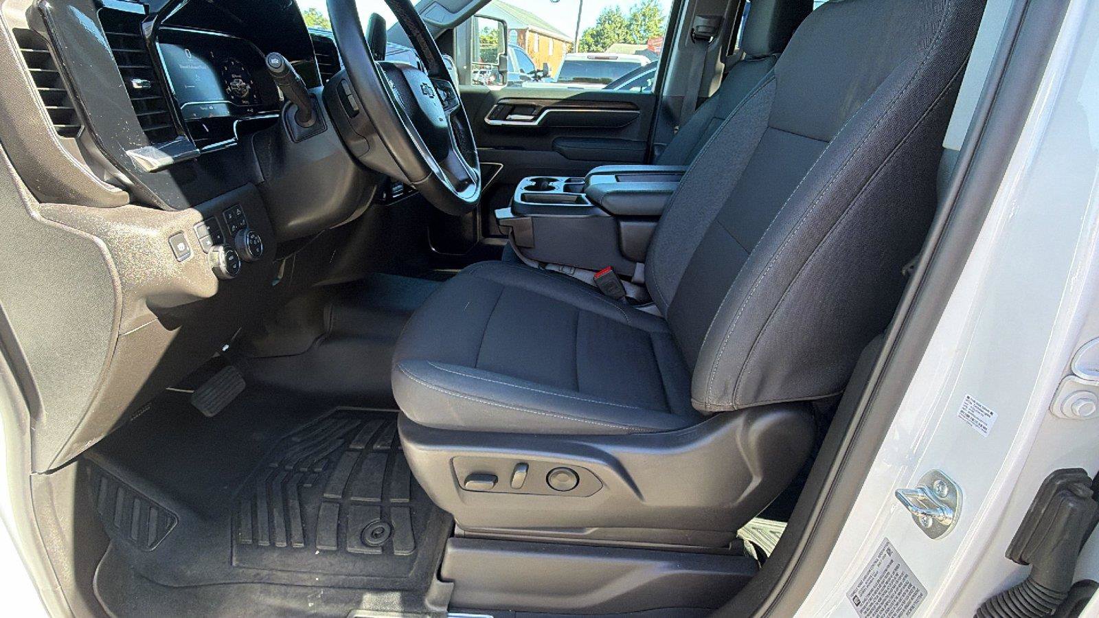 Used 2025 Chevrolet Silverado 2500 LT w/ Trail Boss Package AWD/4WD image 15