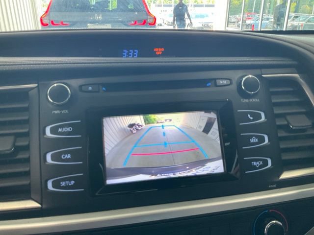 Used 2014 Toyota Highlander LE FWD image 15