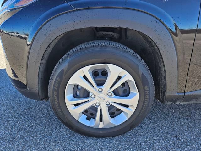 Used 2025 Chevrolet Trax LS image 27