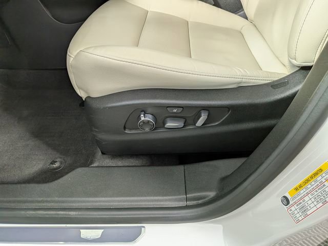 Used 2023 Cadillac XT4 Sport AWD/4WD image 17