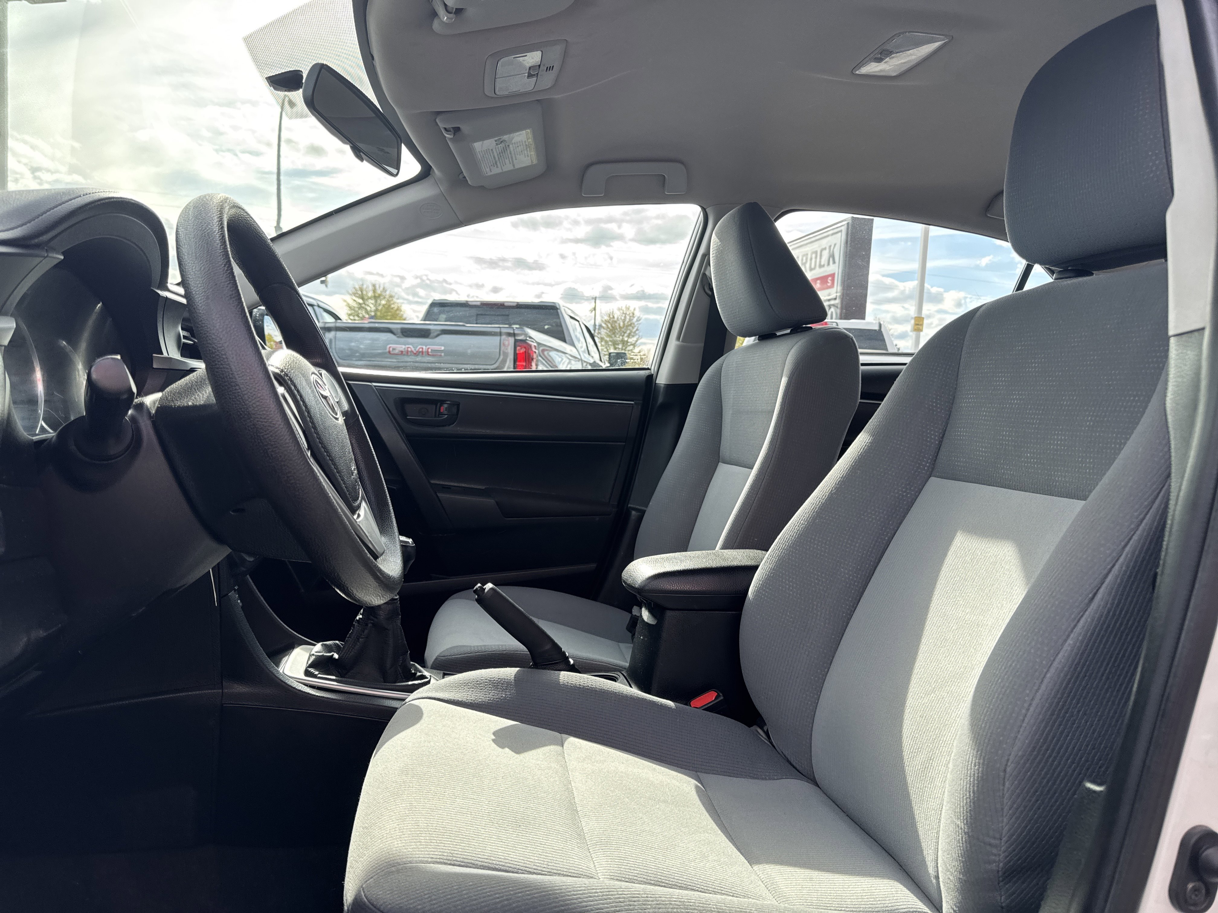Used 2015 Toyota Corolla L FWD image 15