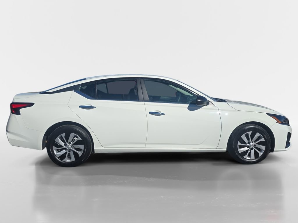 Used 2025 Nissan Altima 2.5 S image 6
