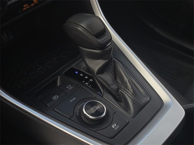 Certified 2025 Toyota RAV4 LE image 22