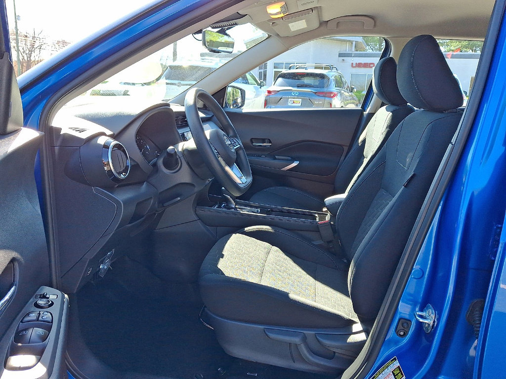 Used 2024 Nissan Kicks SV w/ Interior Electronics Package FWD image 14