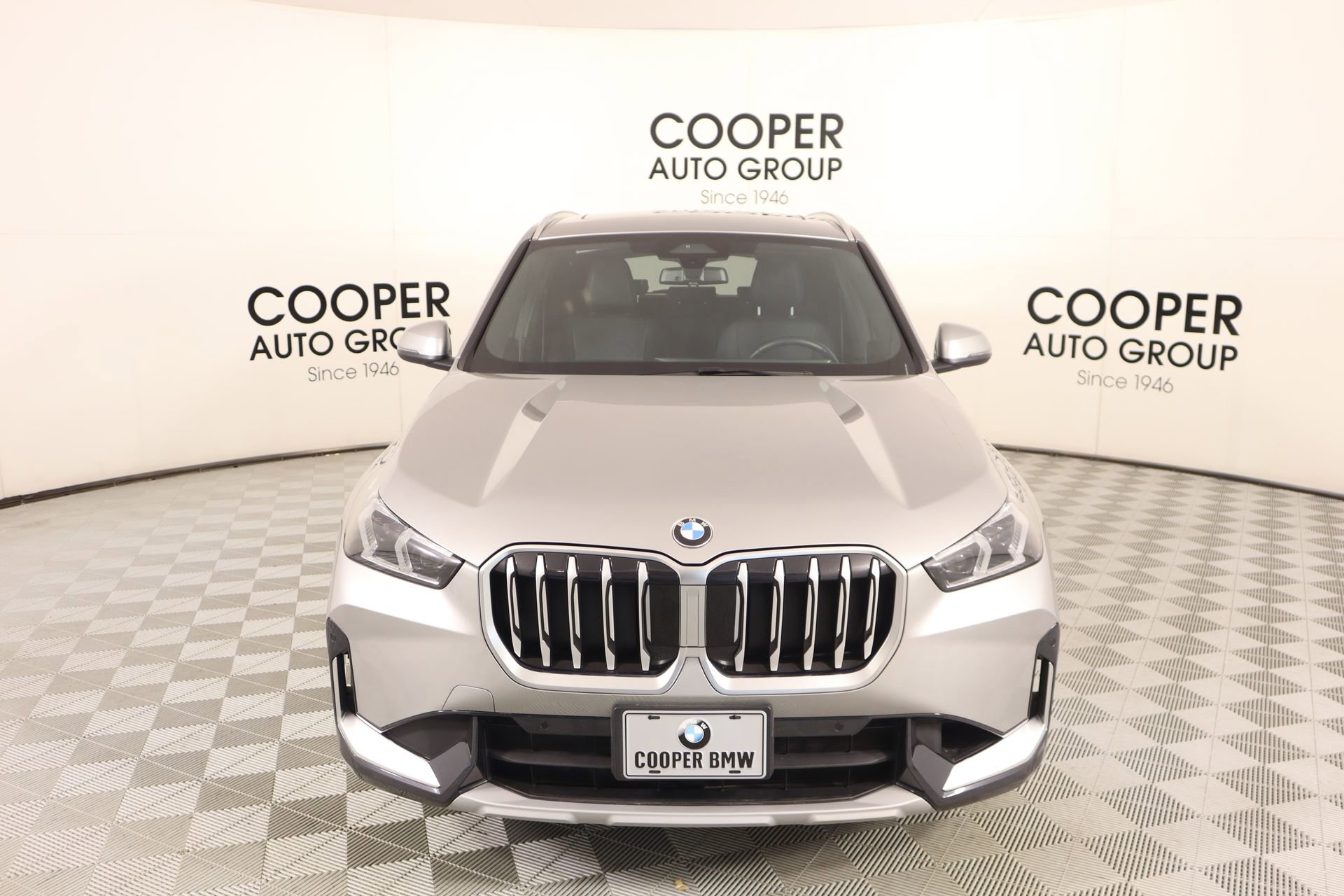 Used 2025 BMW X1 xDrive28i AWD/4WD image 9
