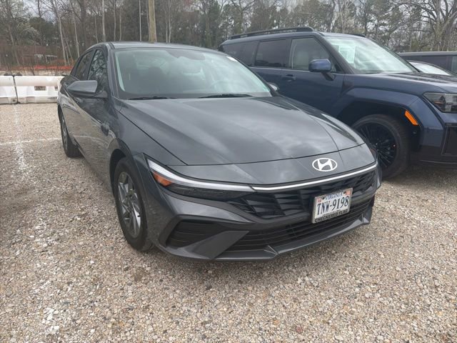 Used 2025 Hyundai Elantra Blue