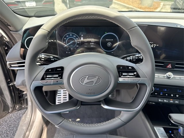 New 2025 Hyundai Elantra SEL image 16