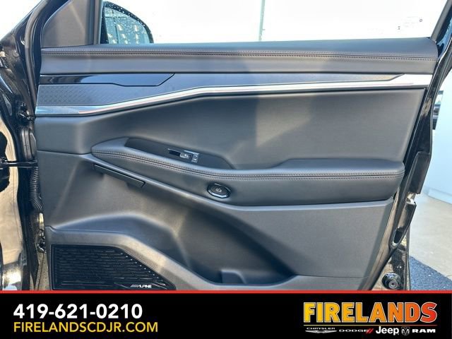 Used 2025 Jeep Wagoneer S Limited image 20