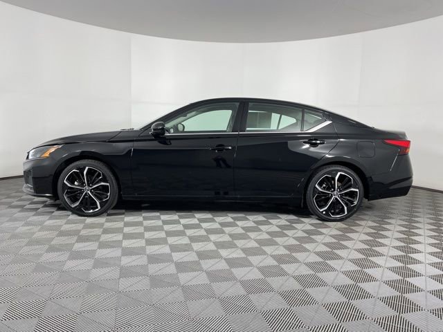 Used 2025 Nissan Altima 2.5 SR image 6
