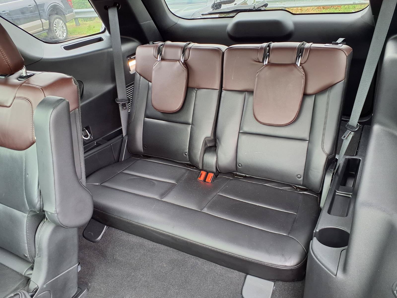Used 2023 Ford Explorer Platinum w/ Technology Package AWD/4WD image 10