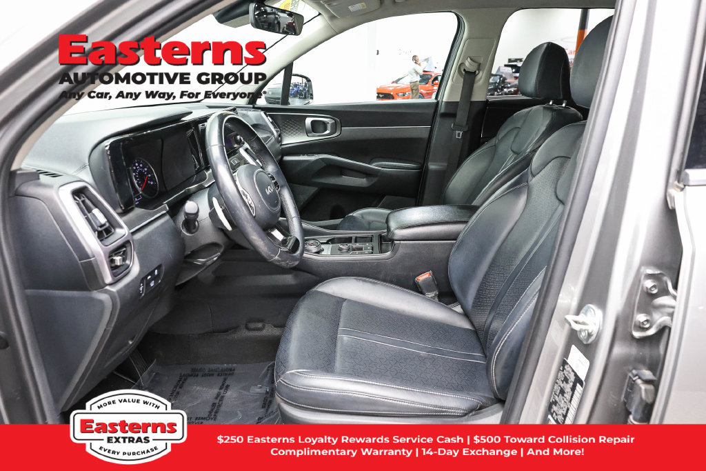 Used 2023 Kia Sorento EX AWD/4WD image 15