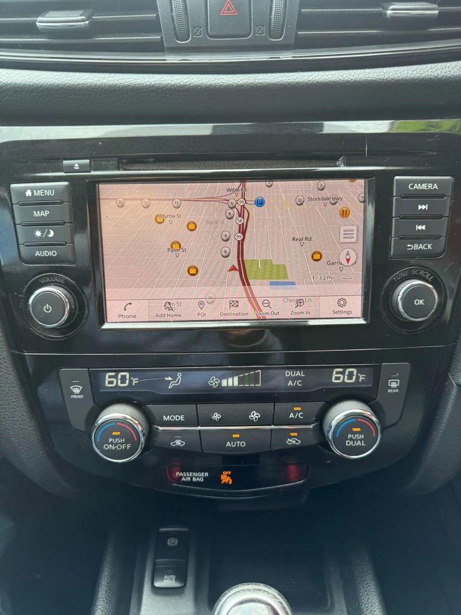 Used 2019 Nissan Rogue SV w/ Premium Package image 10