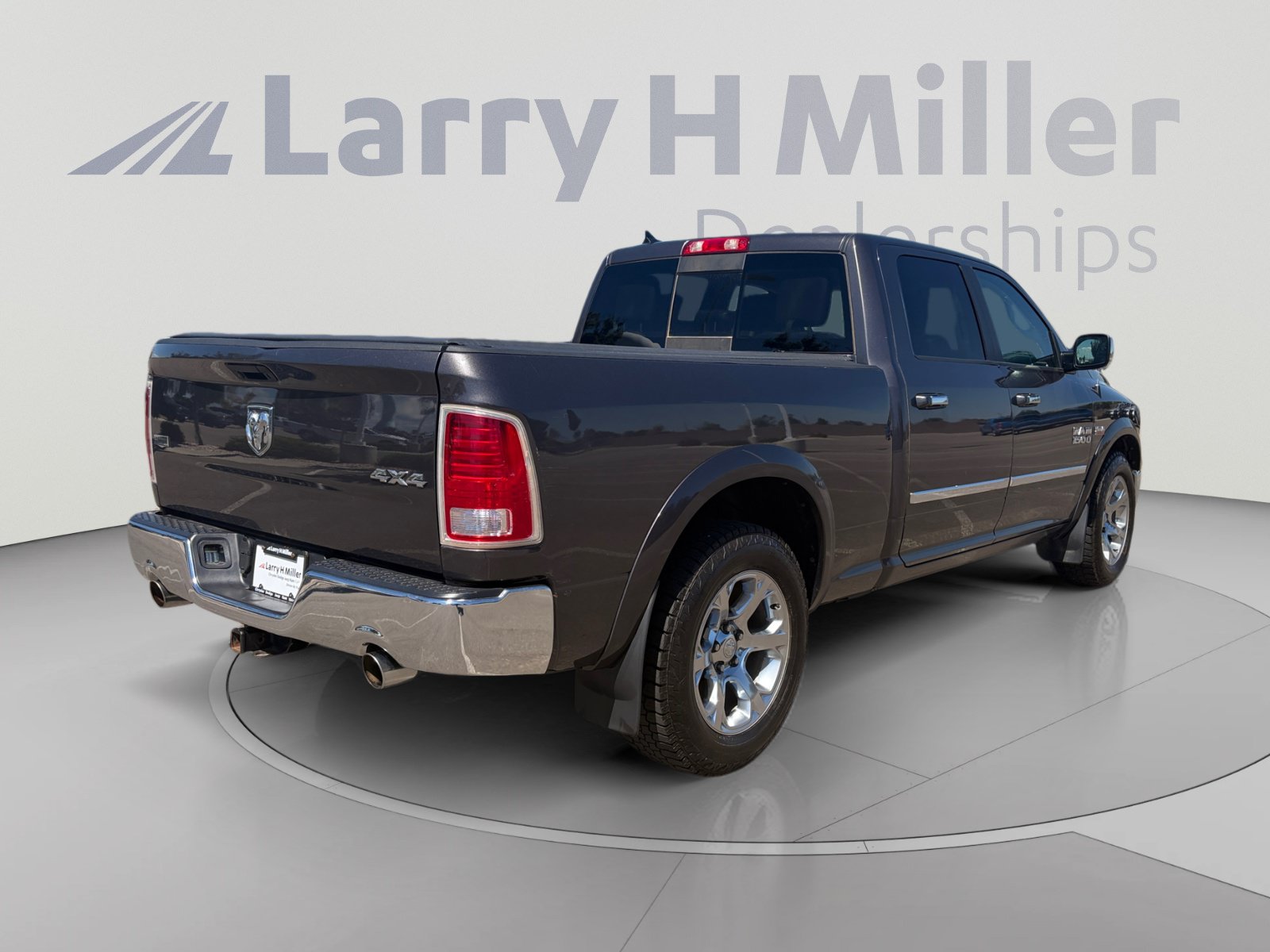 Used 2014 RAM 1500 Laramie w/ Convenience Group AWD/4WD image 6