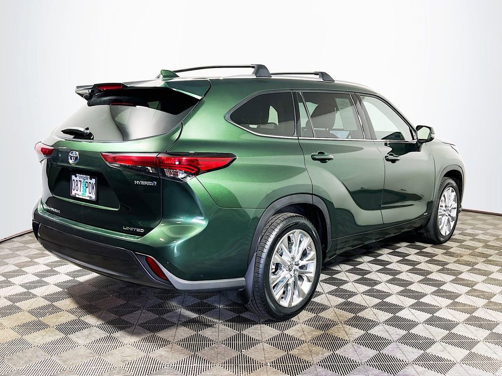 Used 2023 Toyota Highlander Limited image 8