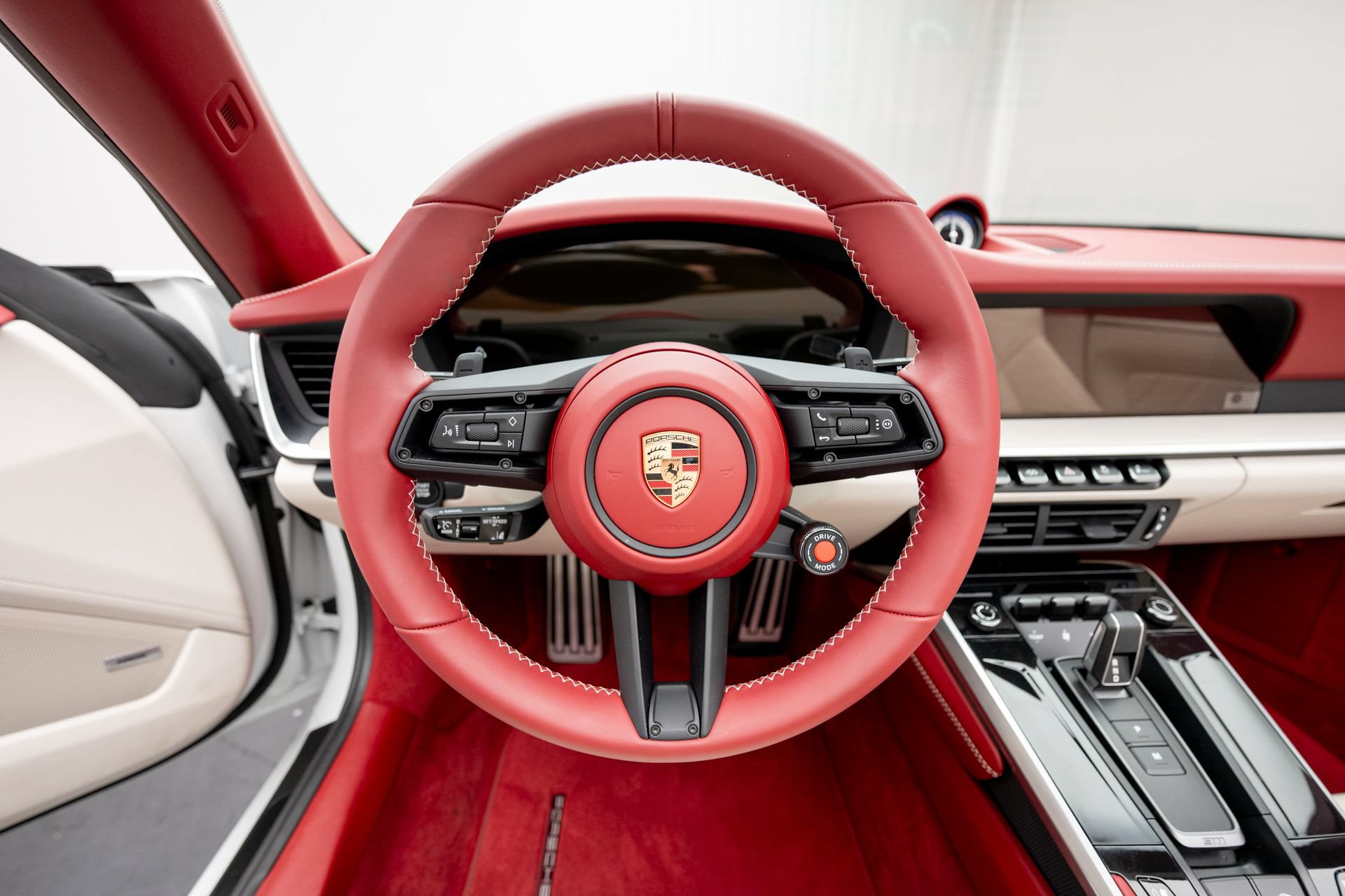 Certified 2026 Porsche 911 Targa 4 GTS AWD/4WD image 18